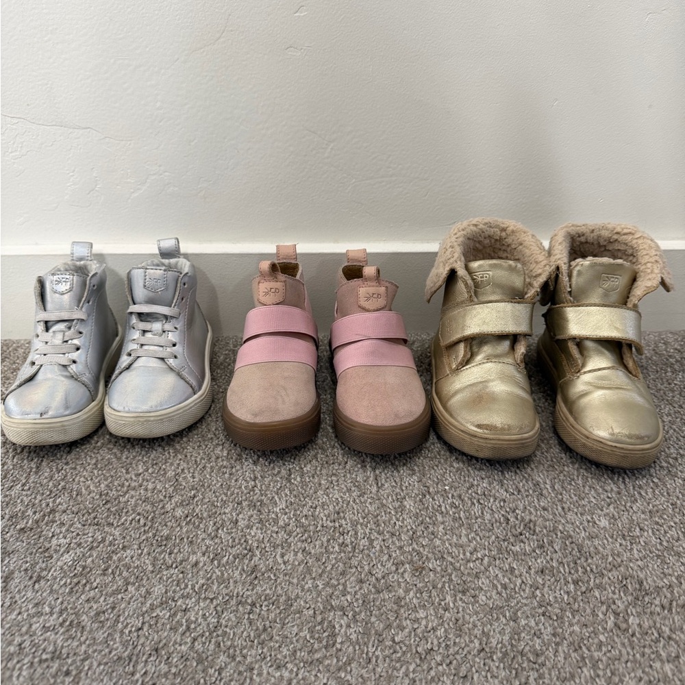 Freshly Picked High Top Sneaker/Boot Bundle Size Toddler 7